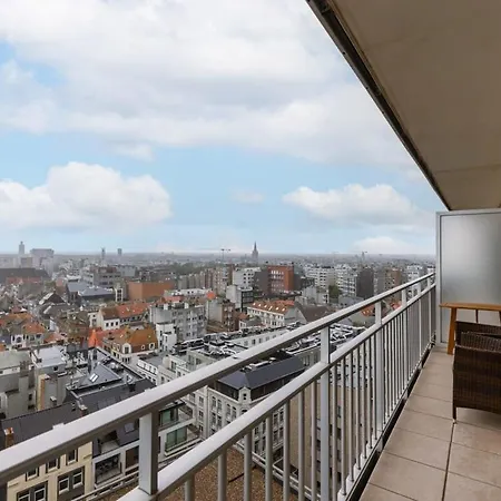 Apartment Bright Studio Near The Beach